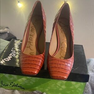 Sam Edelman Women's Rust Colored Croc-Embossed Heels